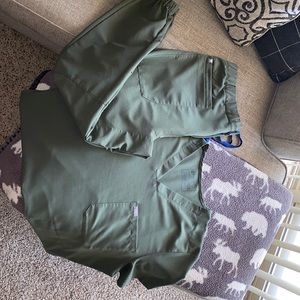 Men’s Figs Moss scrubs